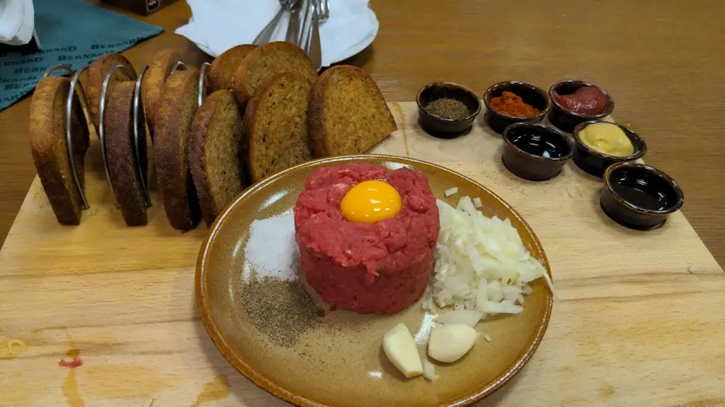 Joël Cirkel_Hotel Rabbit_Trhový Štěpánov_review