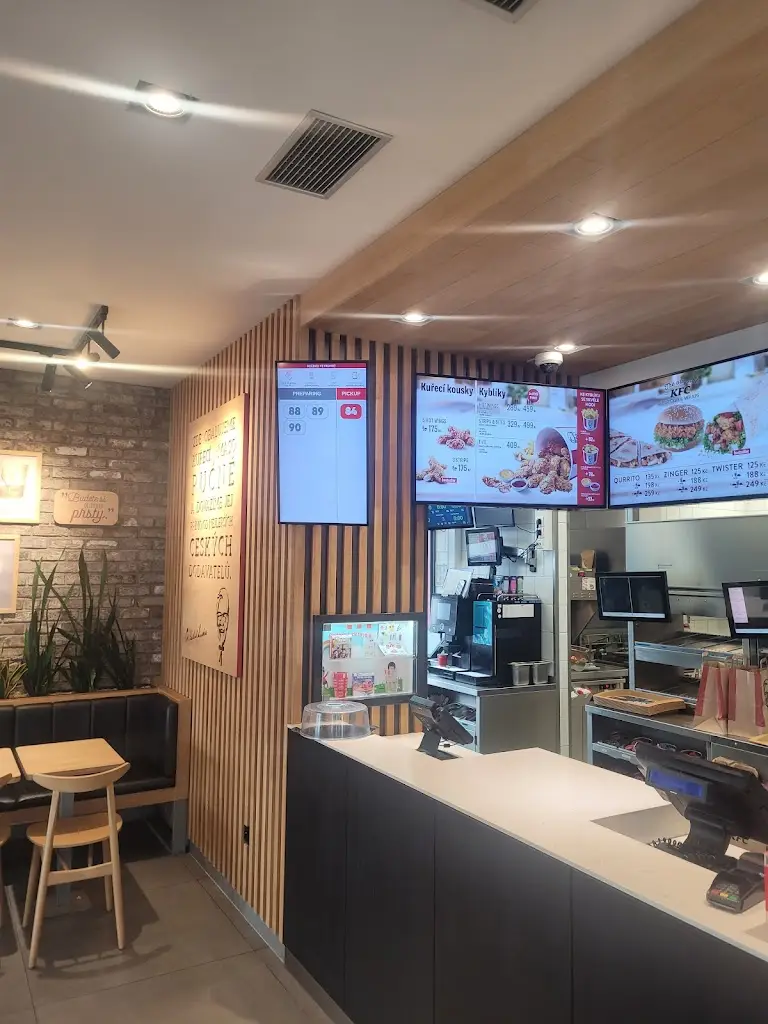 Crazy Traveller_KFC_Trhový Štěpánov_review