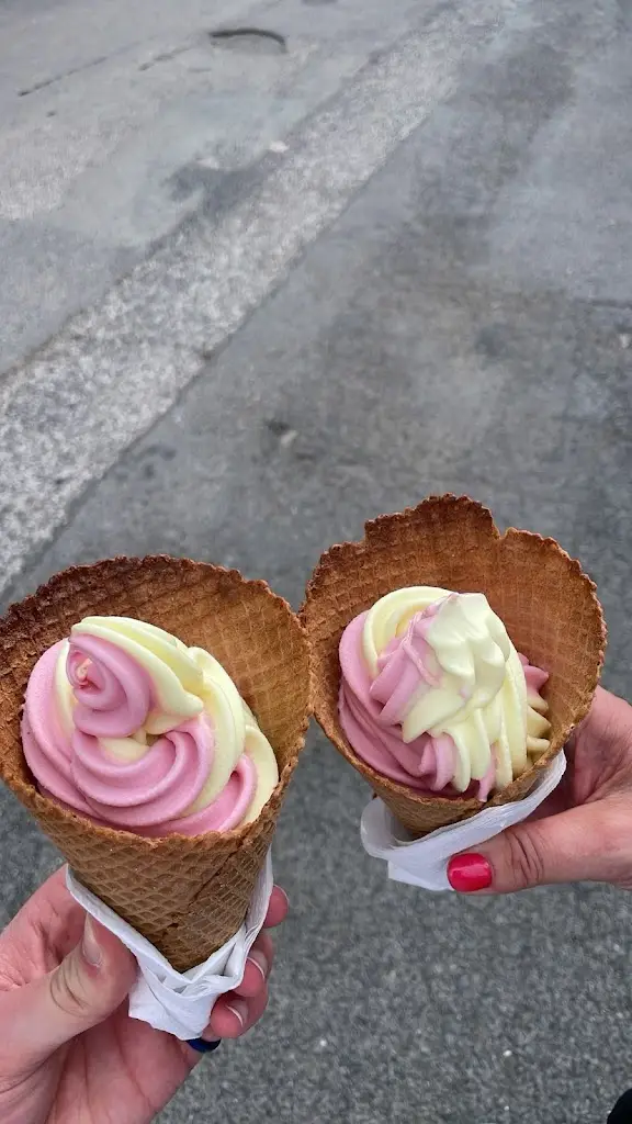 Daniela M K_Točená zmrzlina U přehrady_Štěchovice_review