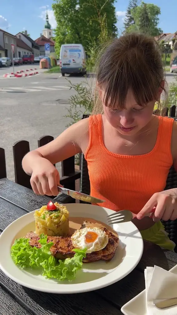 Olga Auzina_Restaurace a penzion Na Růžku_Sedlčany_review