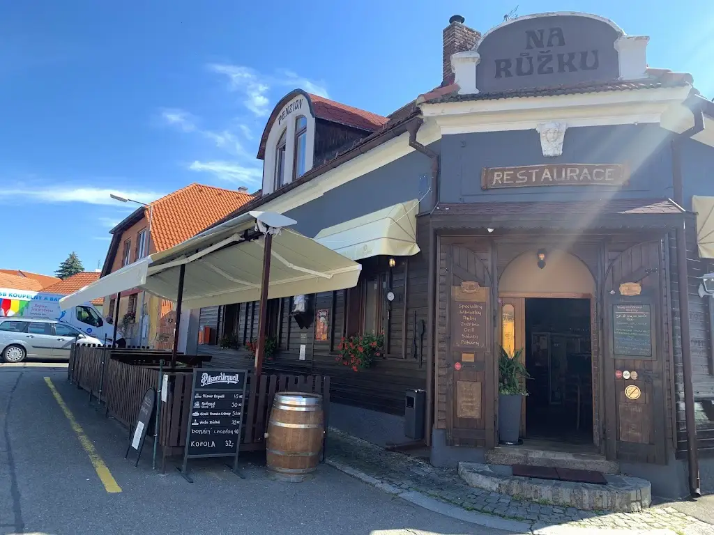 Restaurace a penzion Na Růžku_Sedlčany_slider_image_1