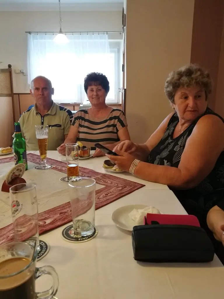 Irena Jiraskova_Školní Restaurace_Sedlčany_review