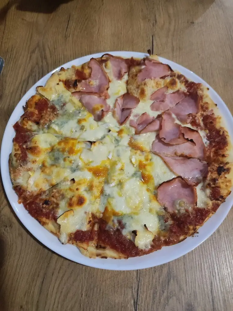 Restaurace U Kulturního domu_Sedlčany_slider_image_3