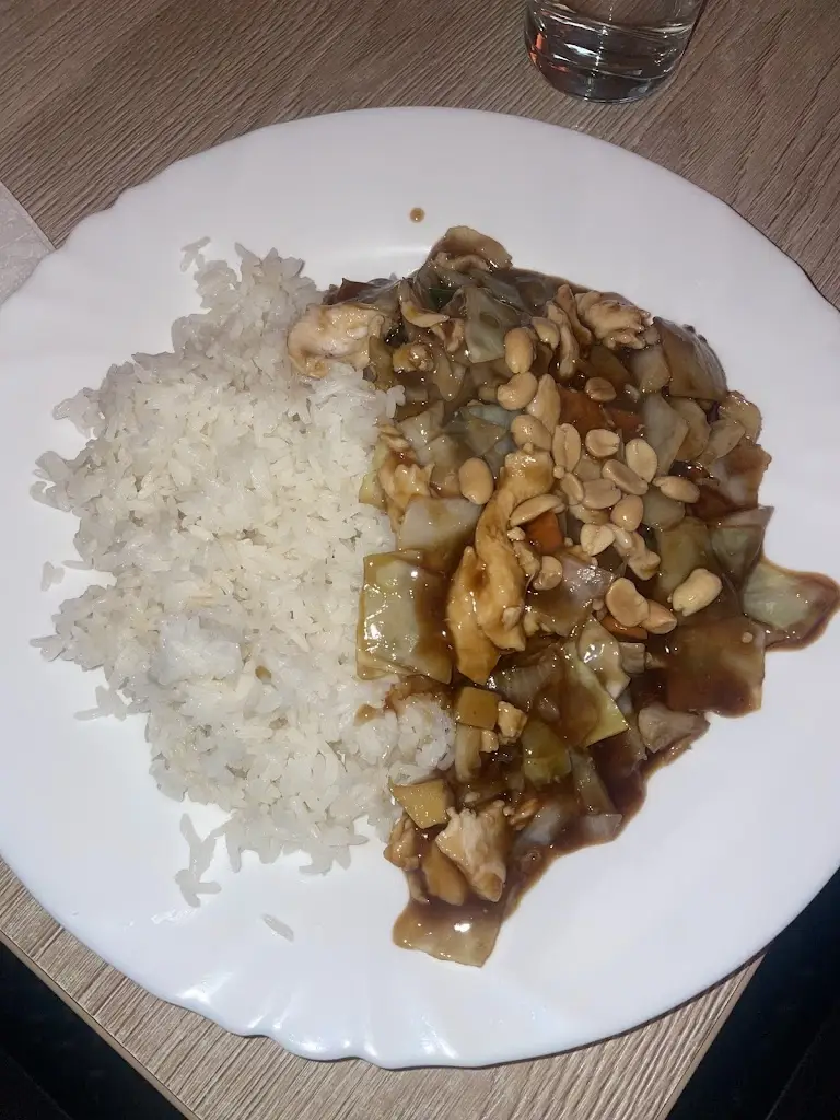 Aya Wazen_Cibich Pub_Sedlčany_review