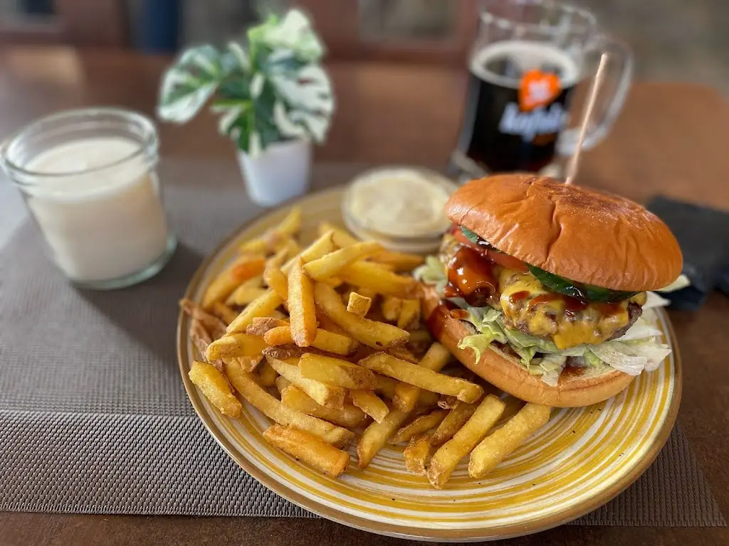 Jana Snajdrova_Restaurace Slovanka_Stochov_review