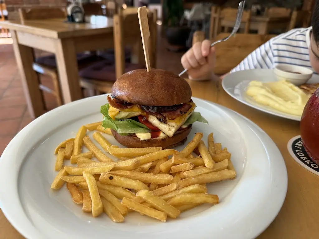 Restaurace a jízdárna Kopanský Mlýn_Tuchoměřice_slider_image_2