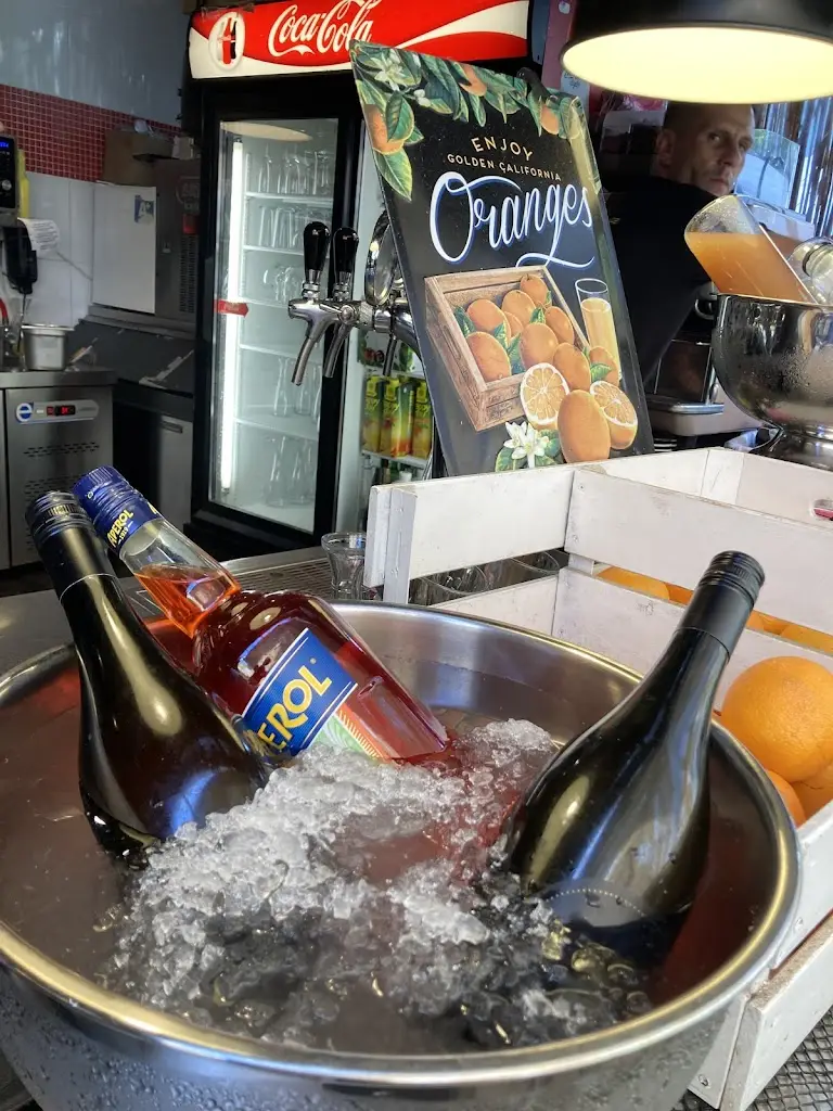 Tímea Varga_Crêperie Café Girafe_Suchdol_review