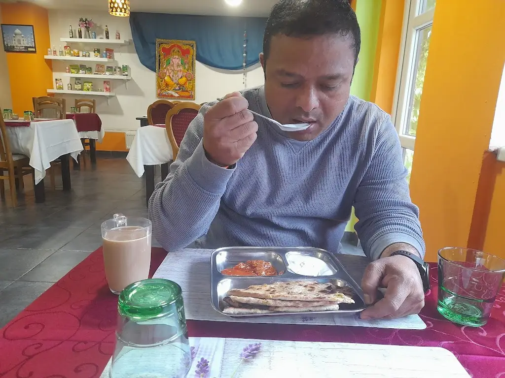 Rahul Kamthe_SHAGUN Indická Restaurace_Slaný_review