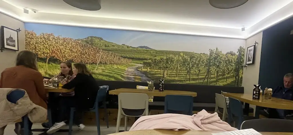 John Kemp_Café Church_Slaný_review