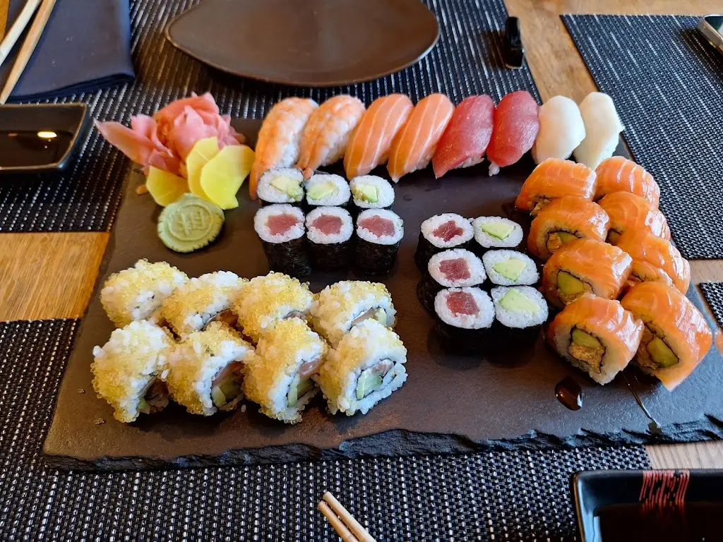 TORO sushi_Tuchlovice_slider_image_3