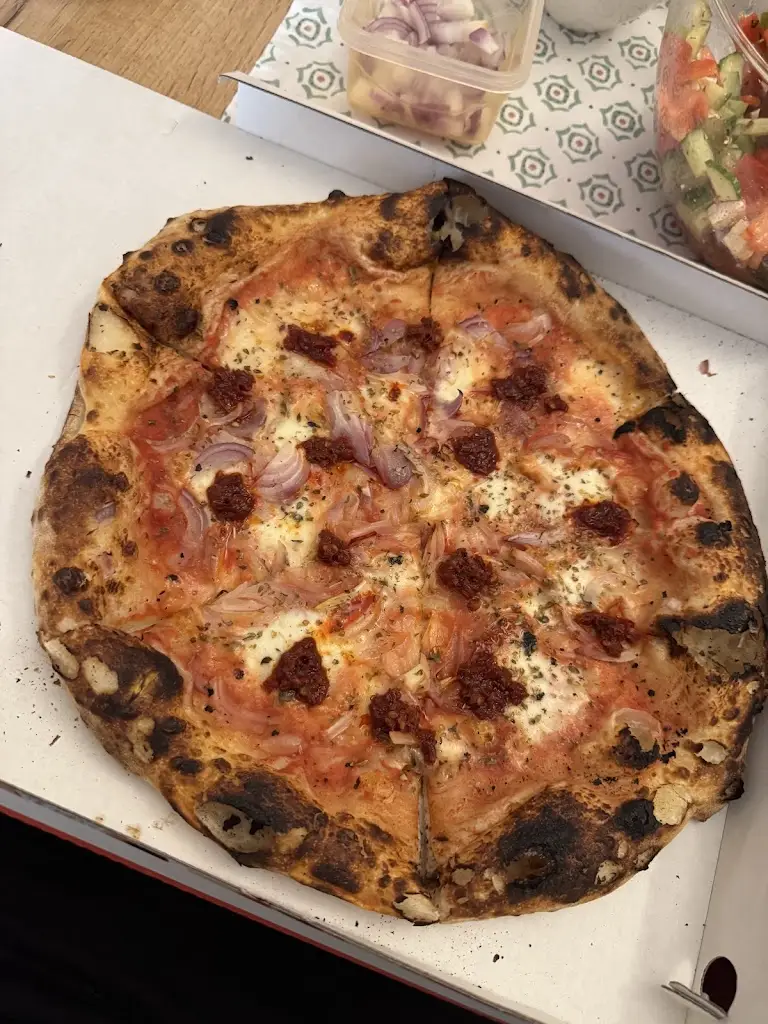 Clemens Schlächter_Pizzerie Caserta_Tuchlovice_review