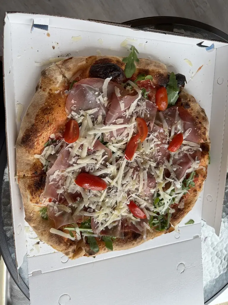 Jiri Fišer_Pizzerie Caserta_Tuchlovice_review