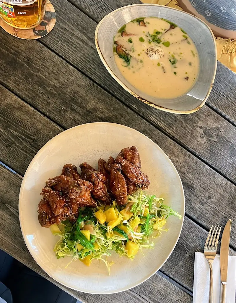 Maciek Gruchala_MO's Bistro_Roztoky_review