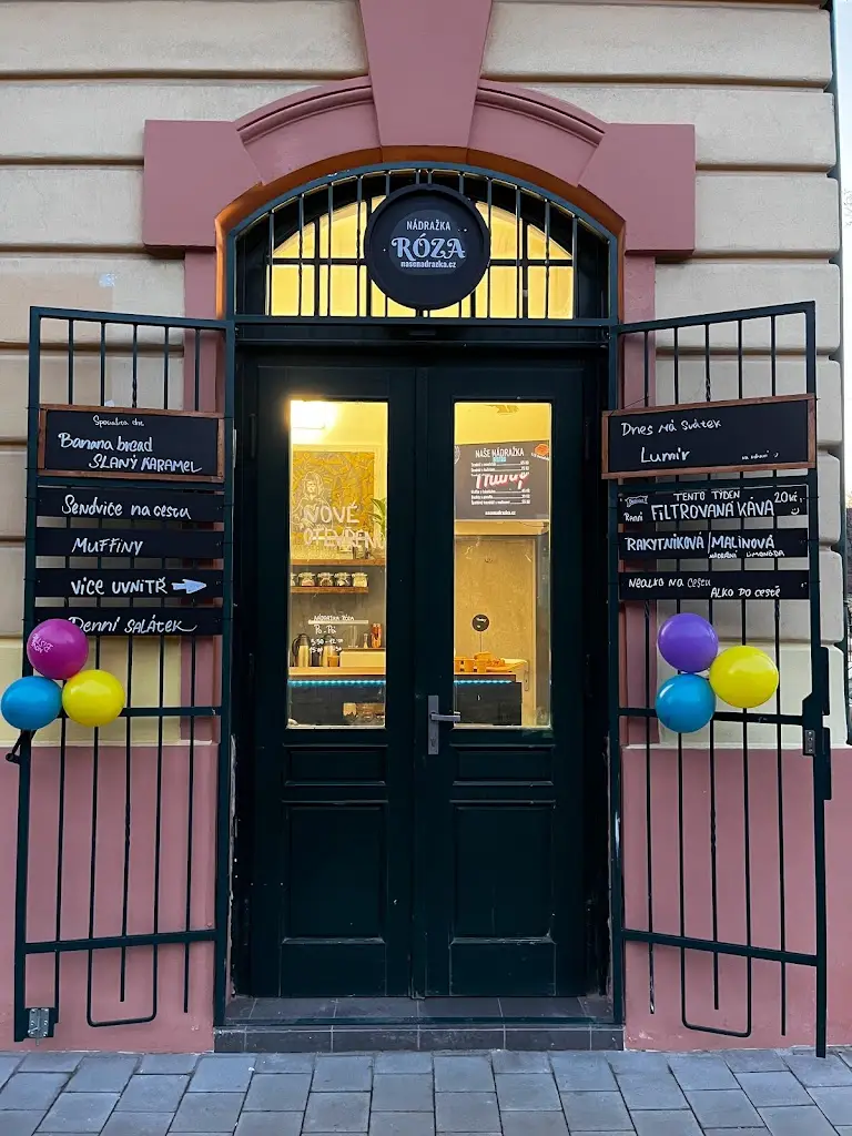 Nádražka Róza_Roztoky_slider_image_1