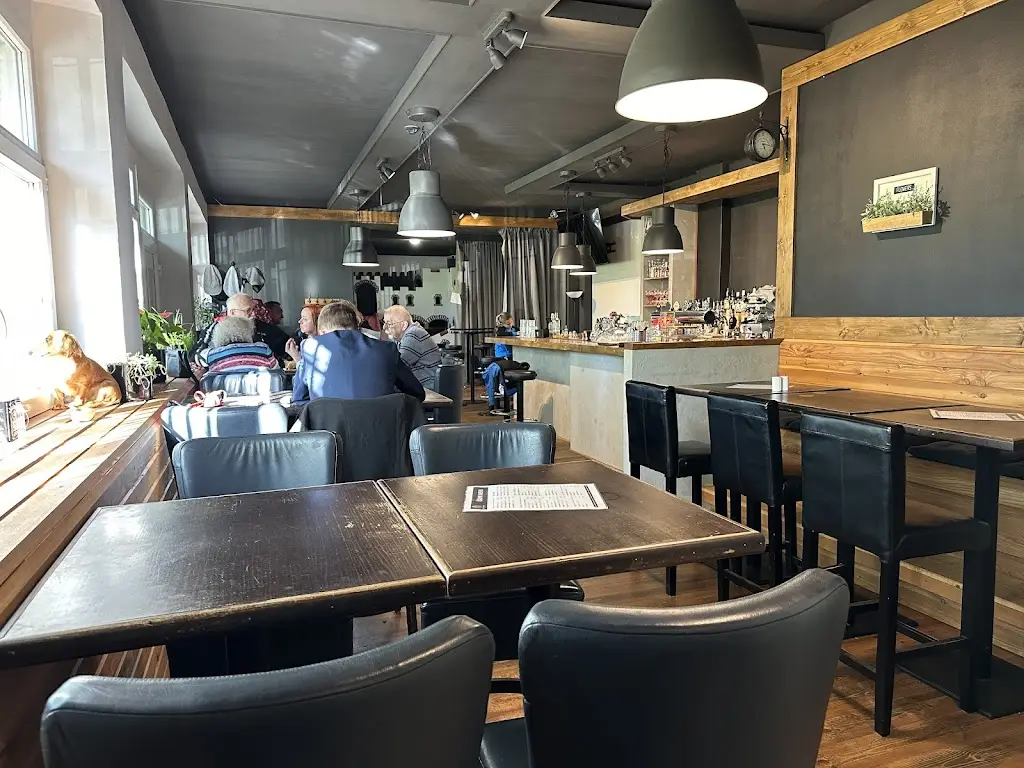 Sokolovna BISTRO_Roztoky_slider_image_3