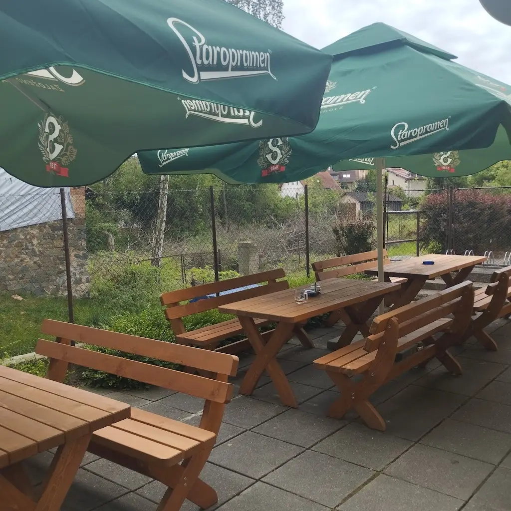 Hostinec Na Růžku restaurant in Roztoky