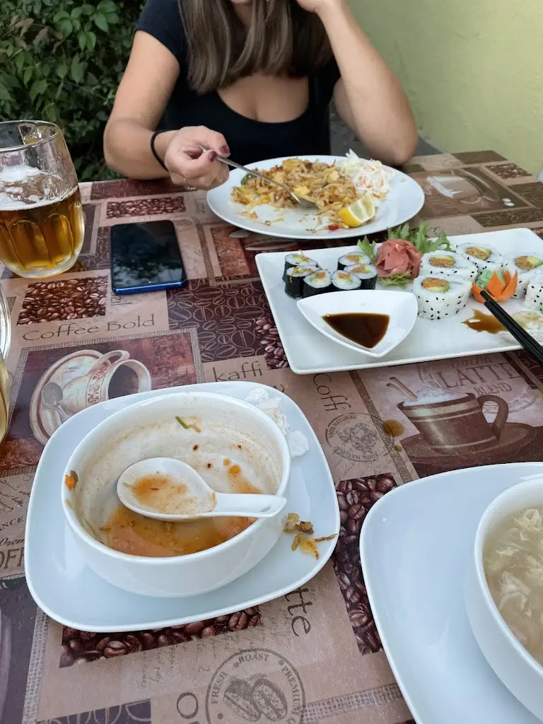 James Harding_Sakyo Sushi & Asian Cuisine_Roztoky_review