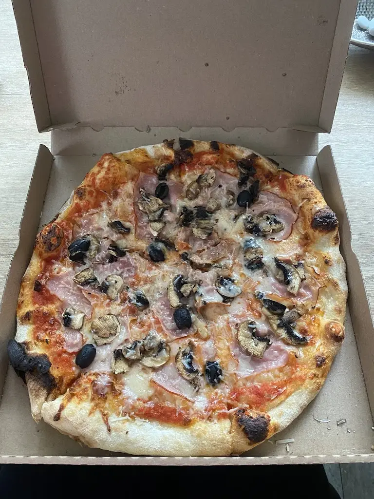 Pizza One_Roztoky_slider_image_2