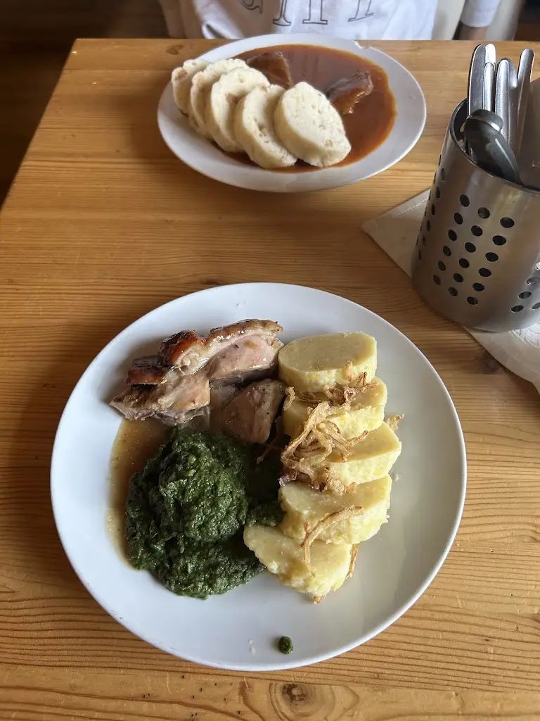 Jan Indra_Restaurace Stará studna_Unhošť_review