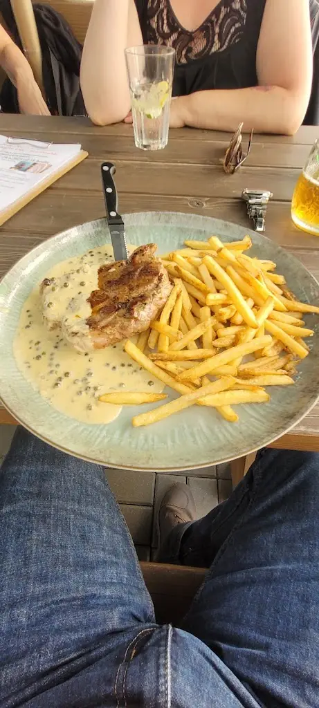 Andreas Windisch_Nová hospůdka_Velké Přílepy_review