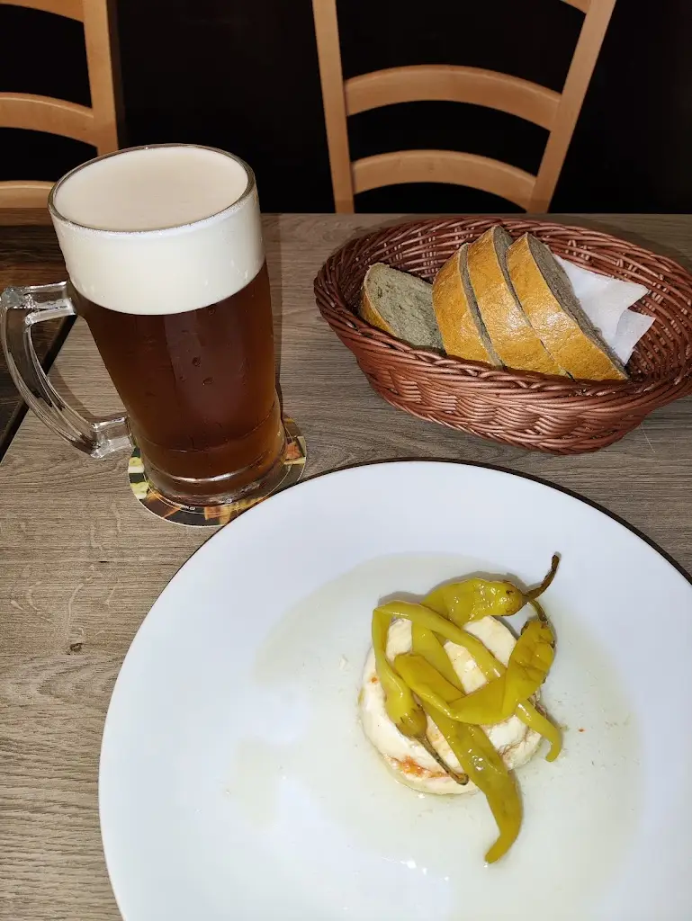 Otto Ečer_Nová hospůdka_Velké Přílepy_review