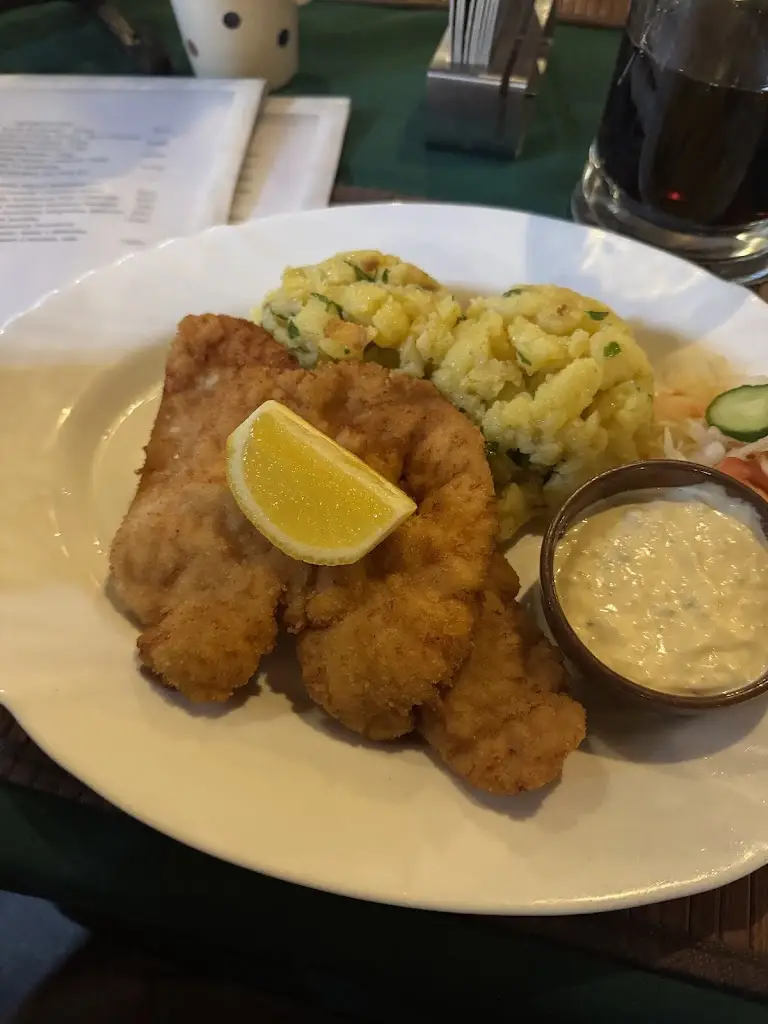 Navy Mandonges_Špejchar_Velké Přílepy_review