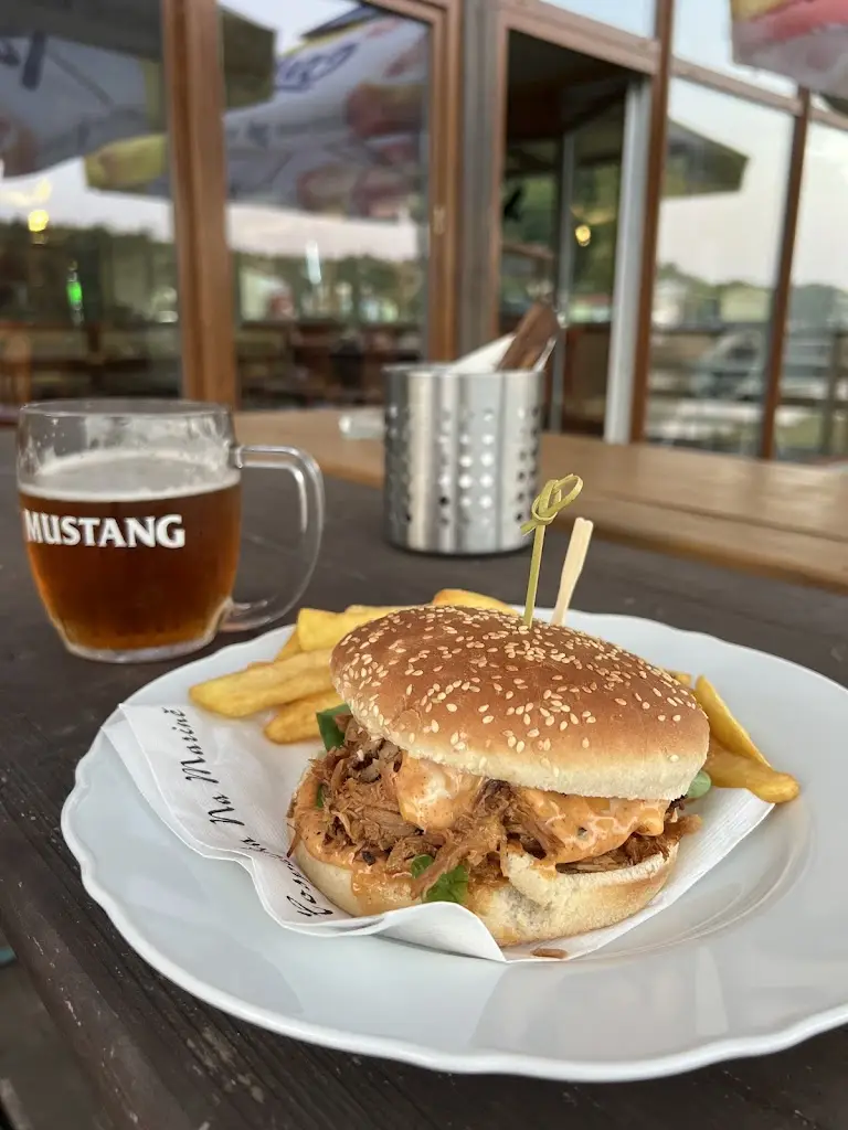 Maksim Glazkov_Hospůdka Na Marině_Týnec nad Labem_review