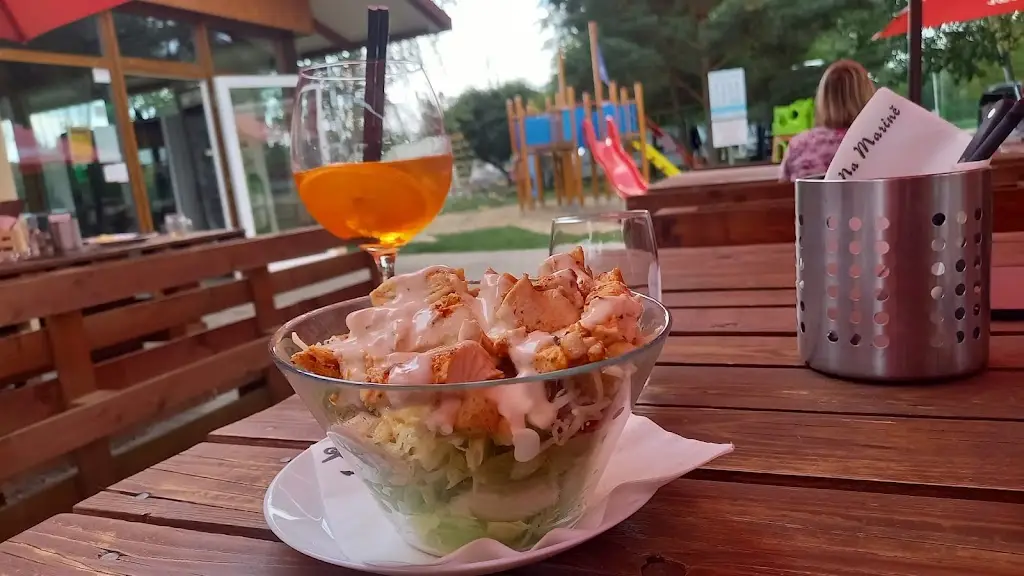 Tomas Ourada_Hospůdka Na Marině_Týnec nad Labem_review