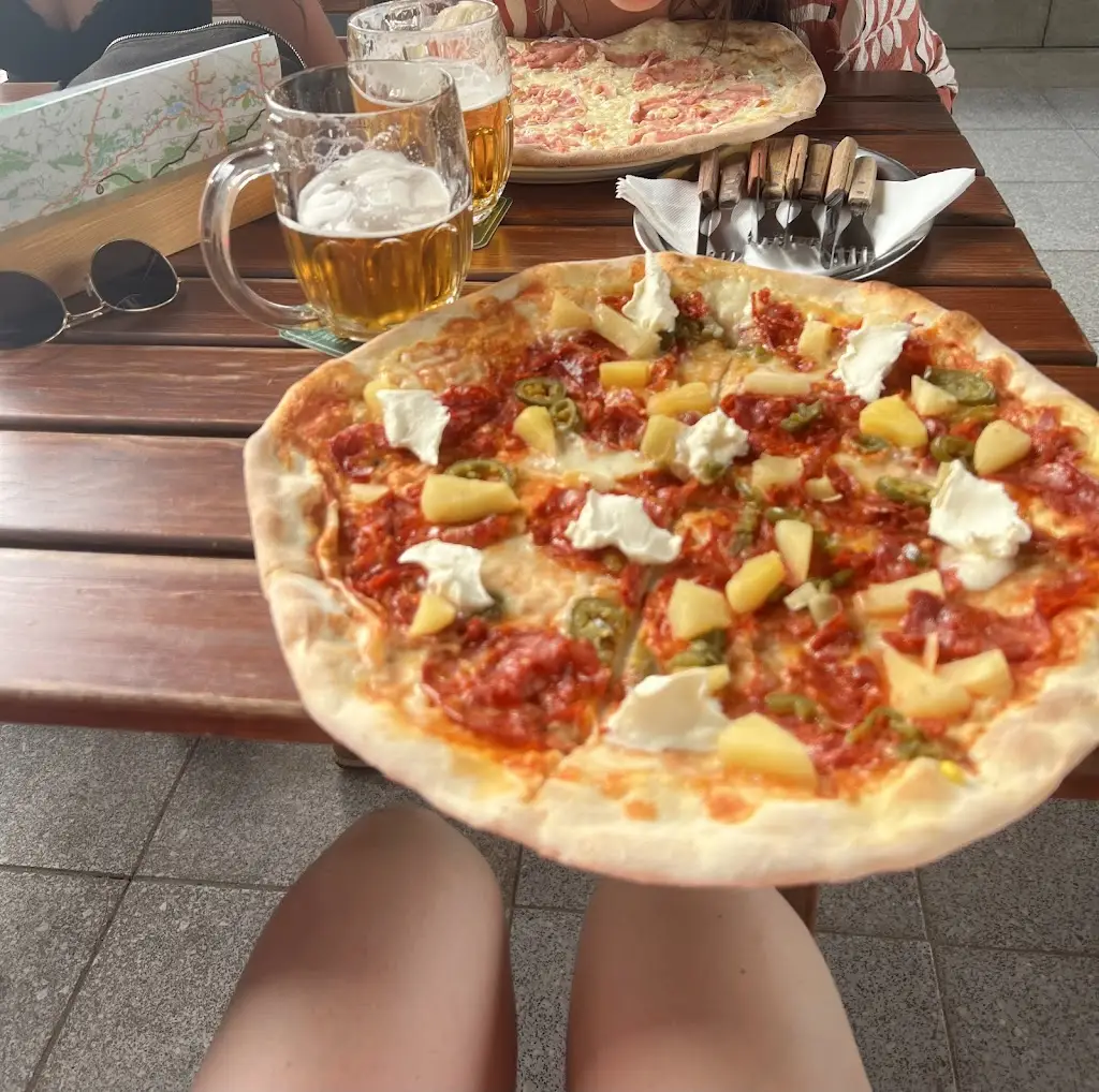 Veronika Pospíšilova_Pizzeria Mates_Týnec nad Labem_review