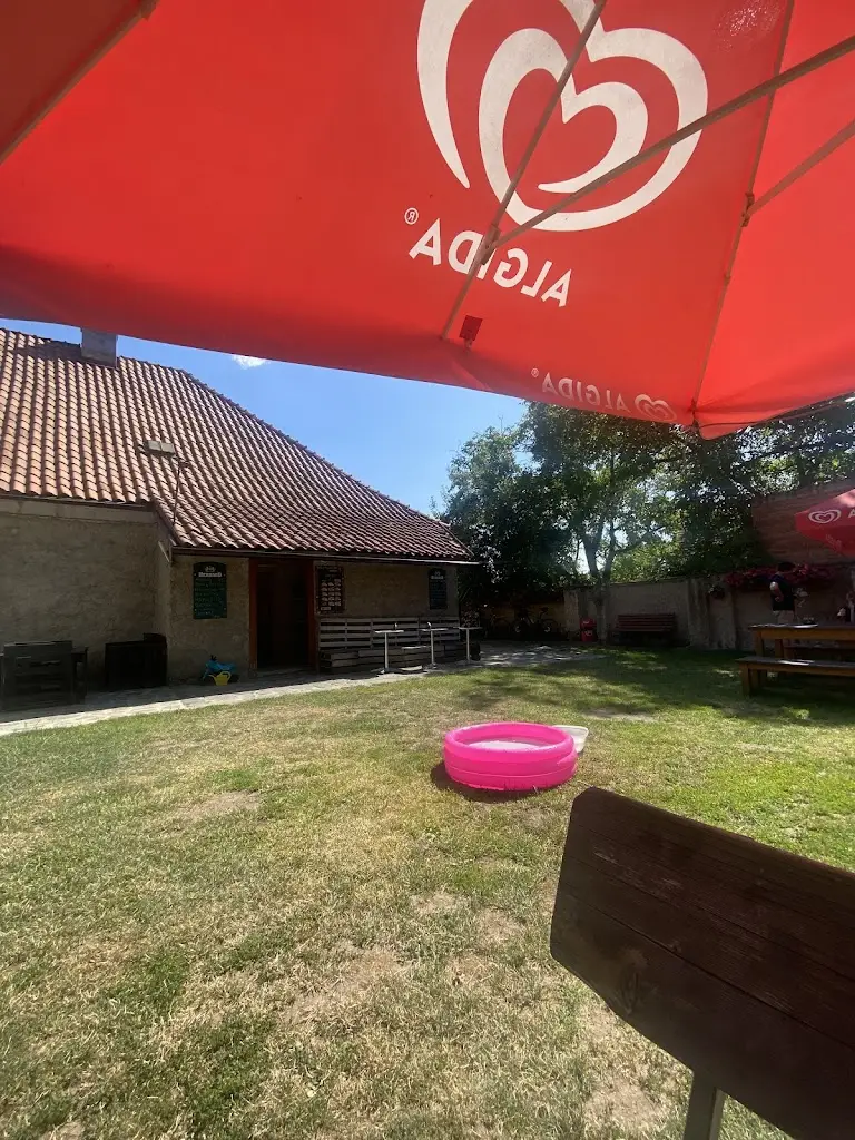 Lenka_Cukrárna a občerstvení Veltruby_Veltruby_review