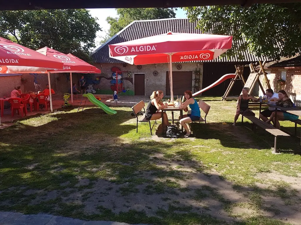 Zdenek Rokos_Cukrárna a občerstvení Veltruby_Veltruby_review