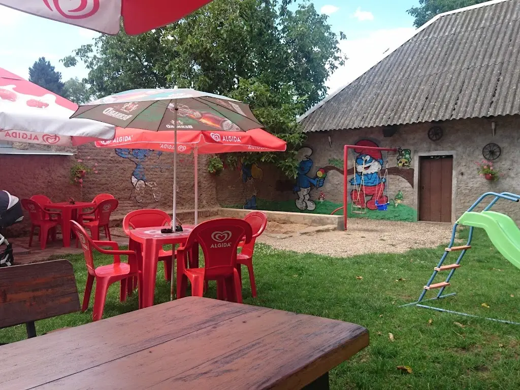 Václav Novák_Cukrárna a občerstvení Veltruby_Veltruby_review