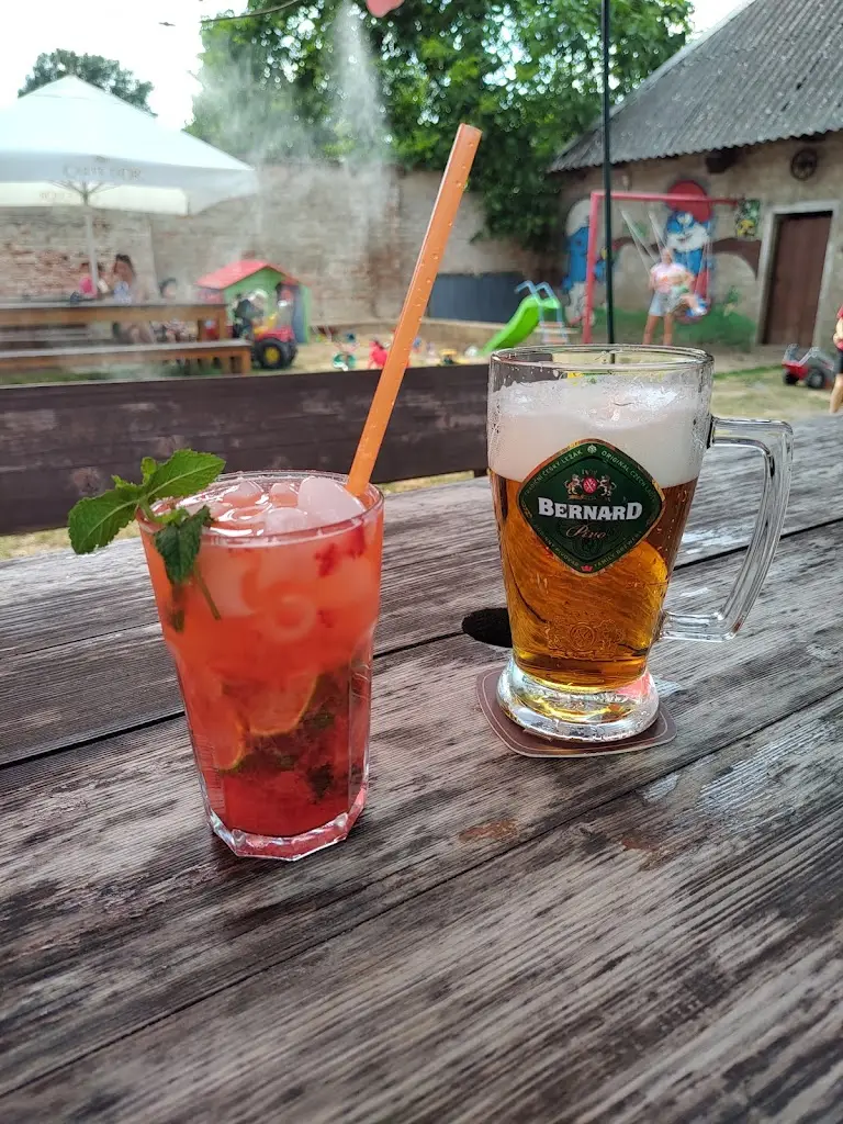 Cukrárna a občerstvení Veltruby_Veltruby_slider_image_2