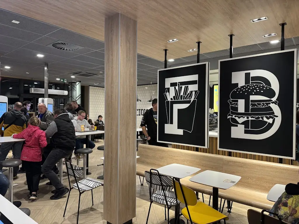 Michael Mack_McDonald's_Velká Dobrá_review