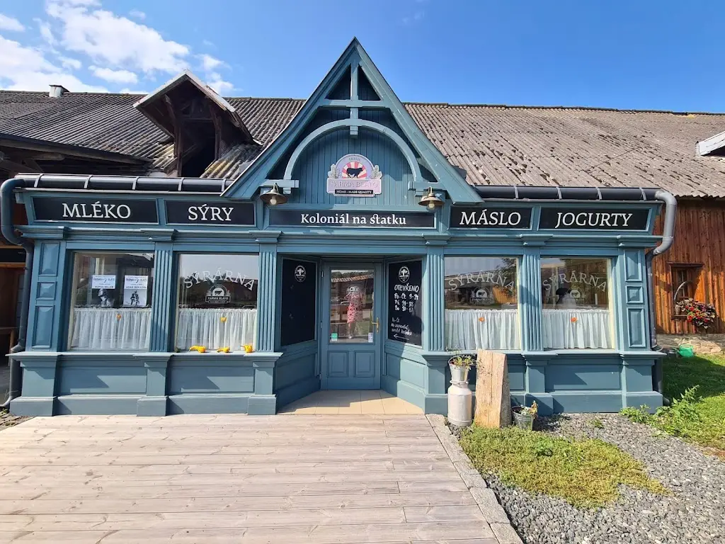 Mud Farm Ltd. restaurant in Uhlířské Janovice