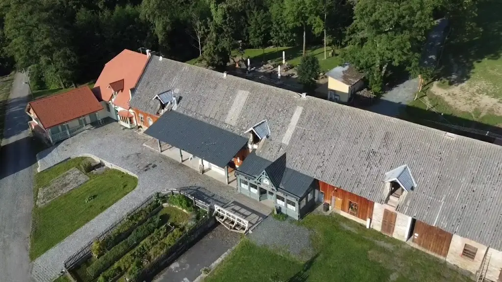 Mud Farm Ltd._Uhlířské Janovice_slider_image_2