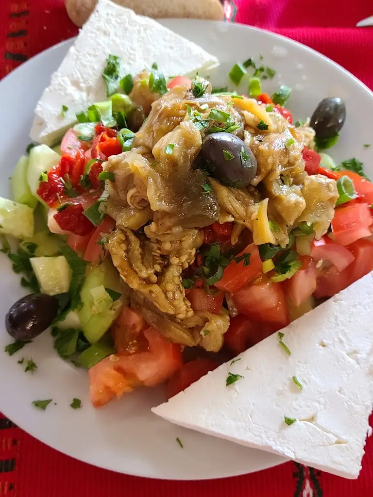 Jesica Falcone_Pollo y Carbón - Conde Casal_Vinařice_review