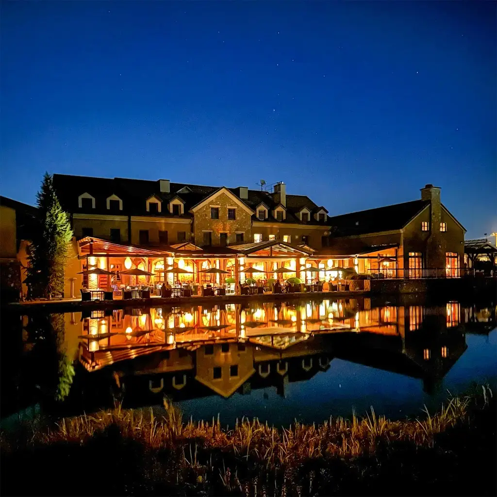 Park Hotel Popovicky restaurant in Velké Popovice