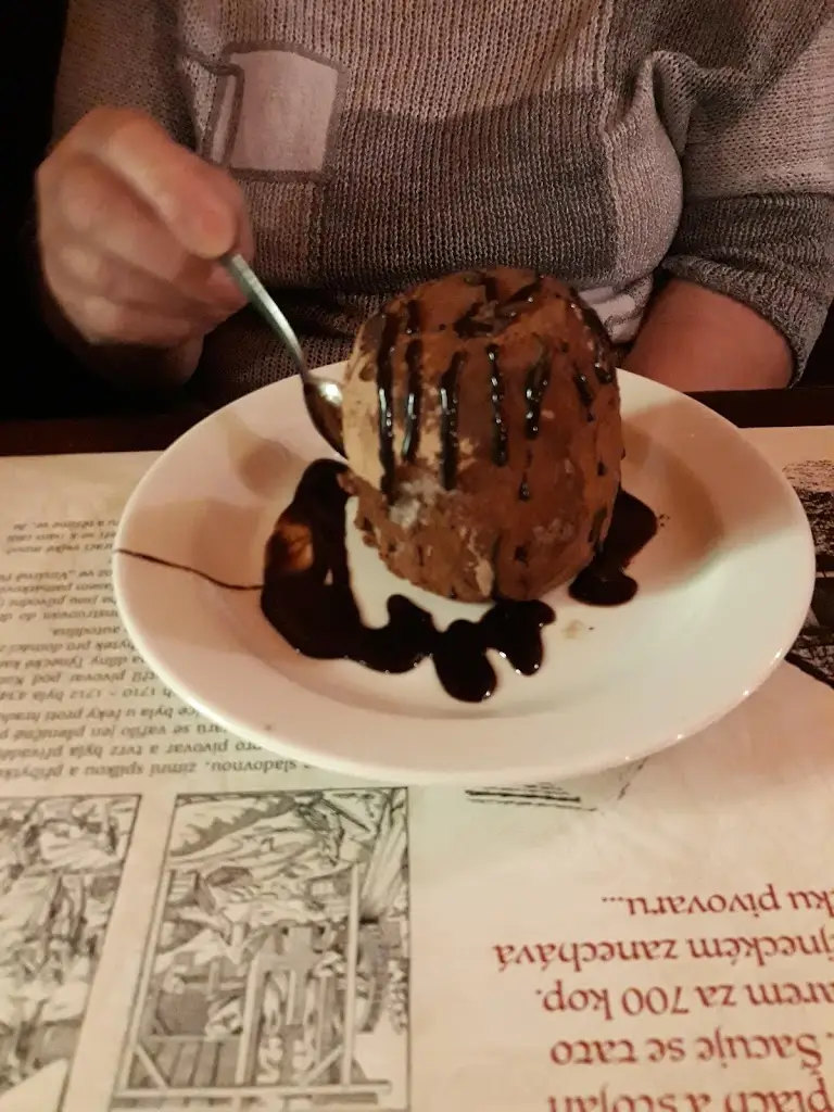 Hedvika Strakova_Vinárna Pod Věží_Týnec nad Sázavou_review