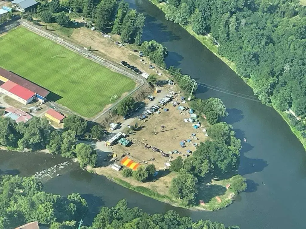 Lucie Zímová_Bistrobus v kempu Týnec - občerstvení, grilování a mnoho dalších dobrot_Týnec nad Sázavou_review