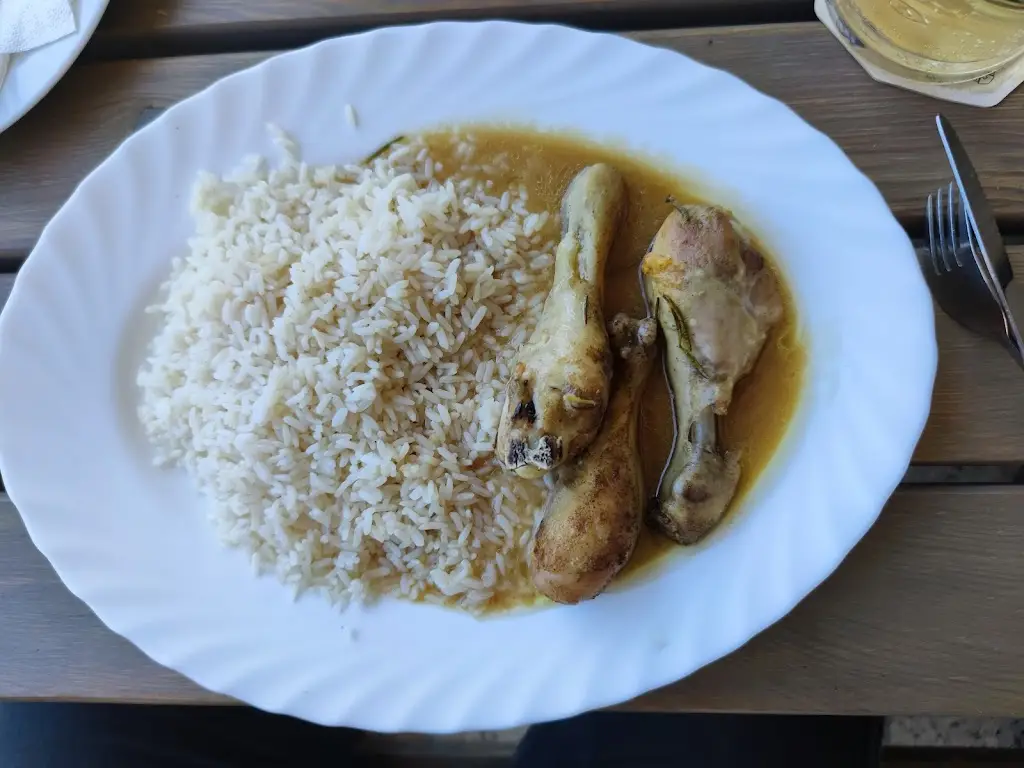 Radek Rousal_Kulturní dům Vrdy_Vrdy_review