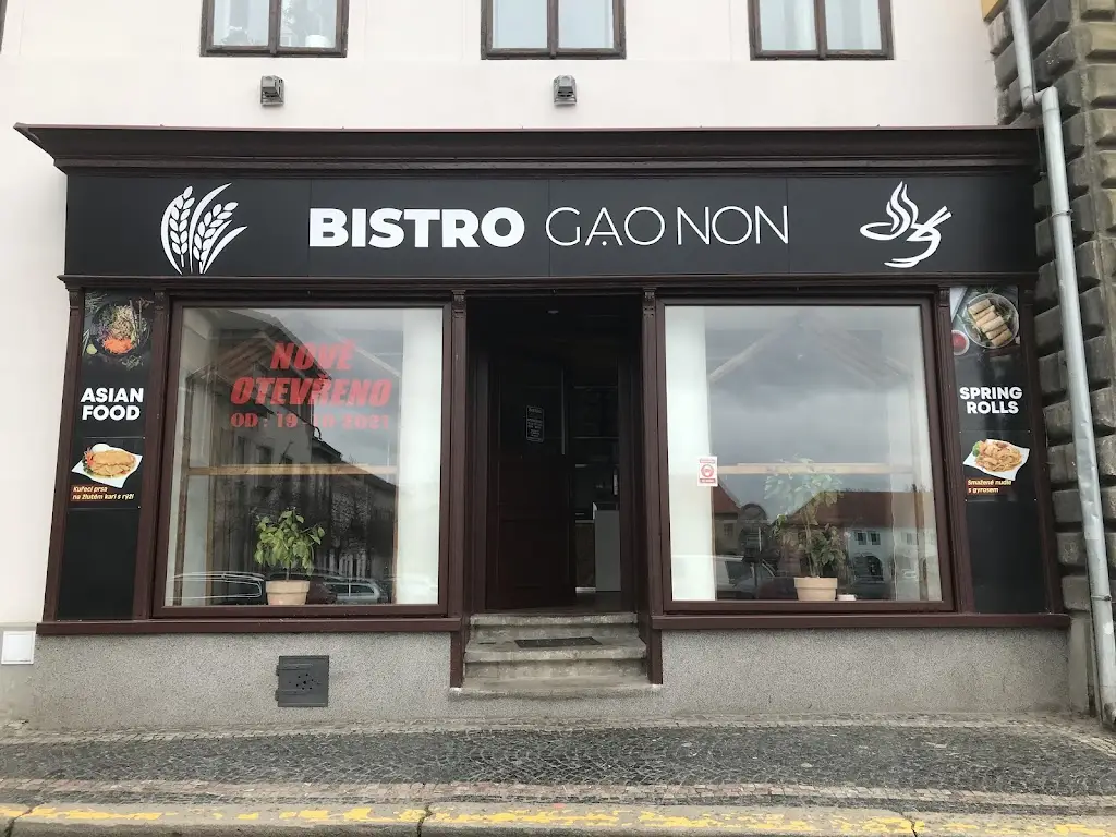 Bistro GAO NON_Velvary_slider_image_1