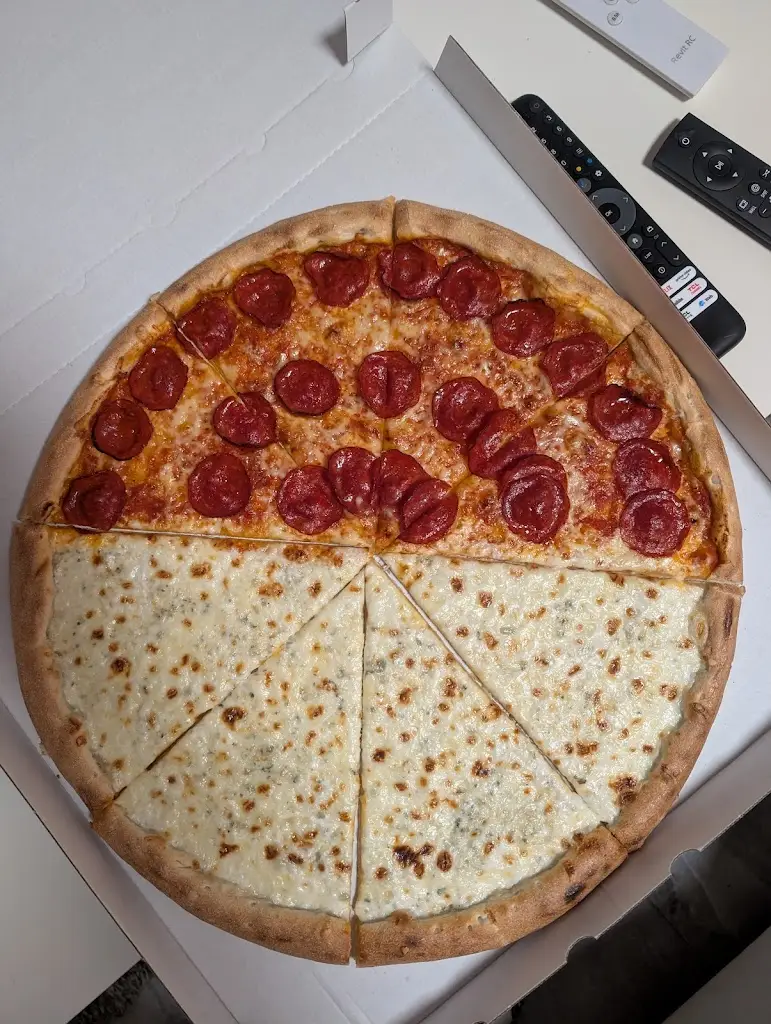 Tomas Petlicka_Papas pizza & kebab VELVARY_Velvary_review