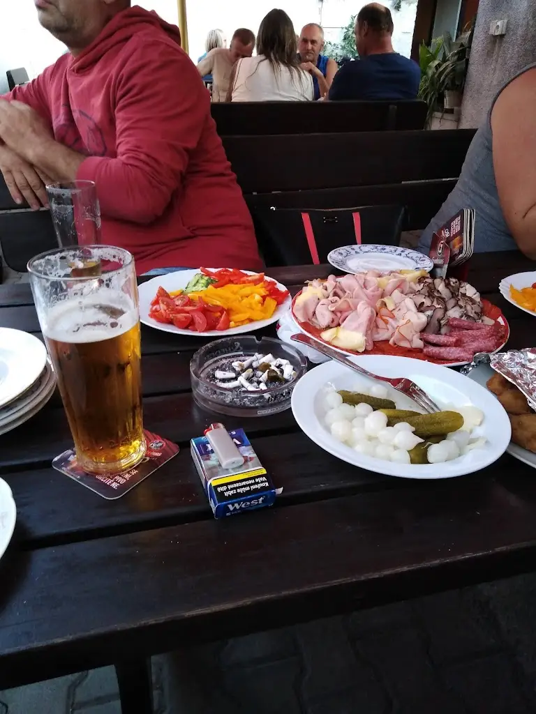 At King Wenceslas's_Velvary_slider_image_3