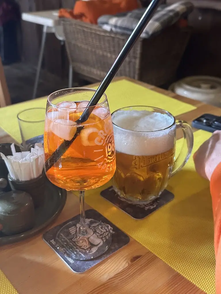 Keren Eshed Litver_Občerstvovna ve dvoře_Vrané nad Vltavou_recensione