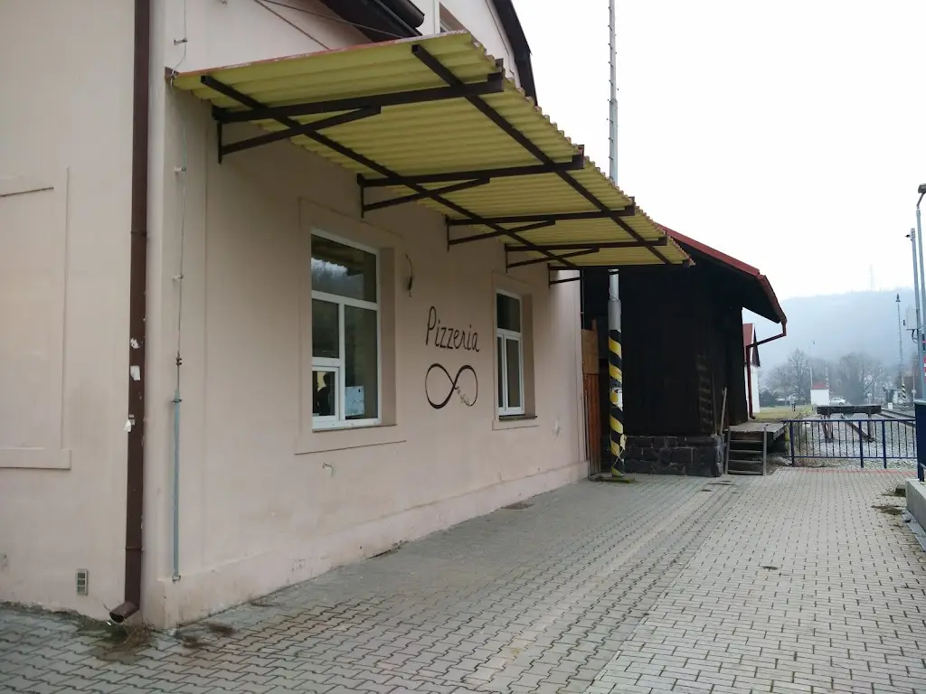 Pizzeria All Infinito_Vrané nad Vltavou_slider_image_3