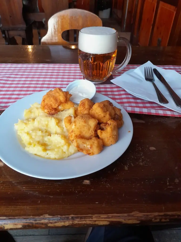 Jiří Podhorník_Penzion a restaurace Na Závisti_Veltrusy_review