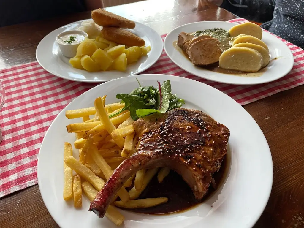 Aleš Jakoubi_Penzion a restaurace Na Závisti_Veltrusy_review