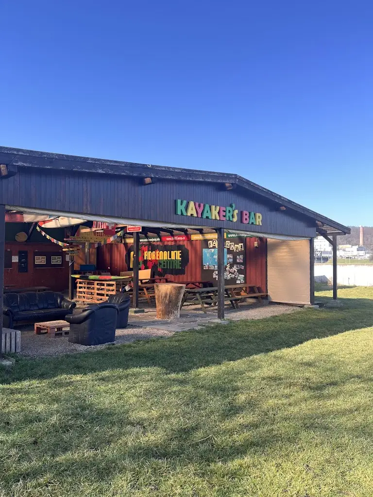 Kayaker's Bar restaurant in Veltrusy