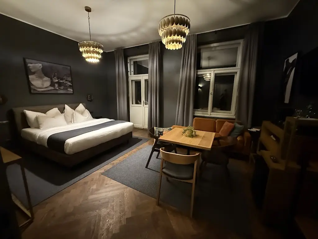 The Viaduct - Suites & More_Zdiby_slider_image_3